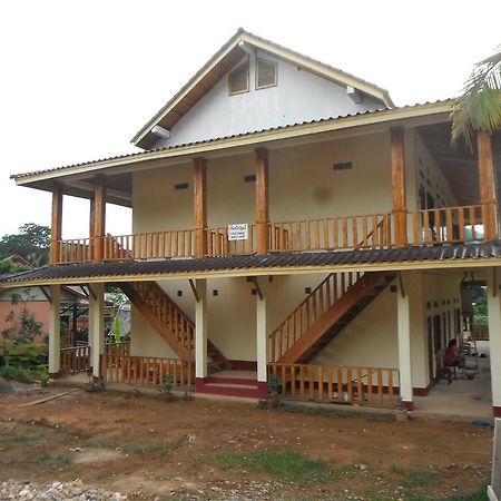 Vongmany Guesthouse Nong Khiaw Luaran gambar