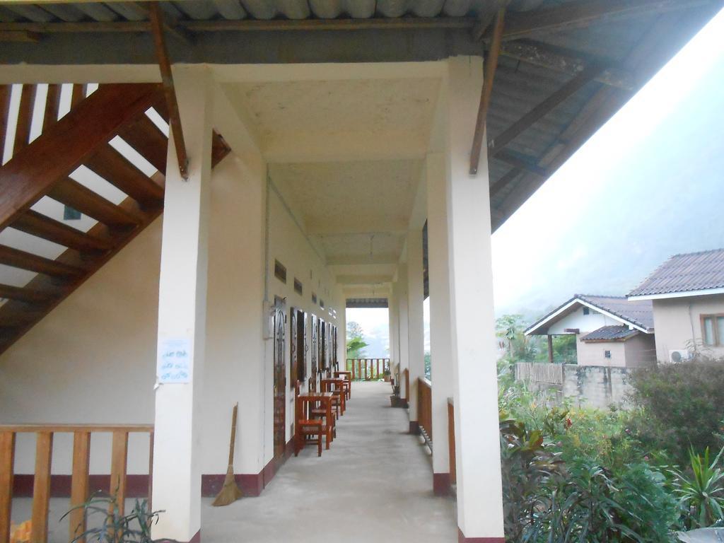 Vongmany Guesthouse Nong Khiaw Luaran gambar